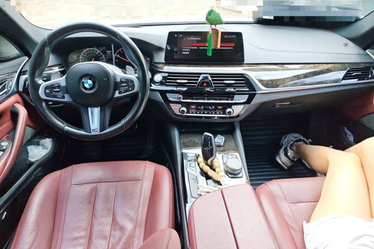 Used BMW 5 Series 2018 Restyled 530Li Luxury Edition M Sport Package Center Console