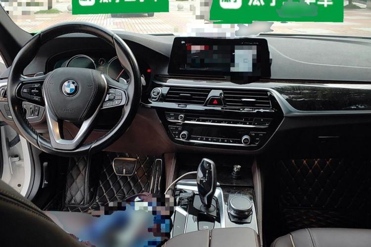 Used BMW 5 Series 2018 530Li Leading Model M Sport Package Center Console