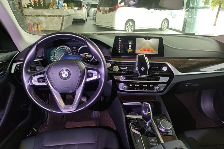 Used BMW 5 Series 2018 525Li Luxury Package Center Console