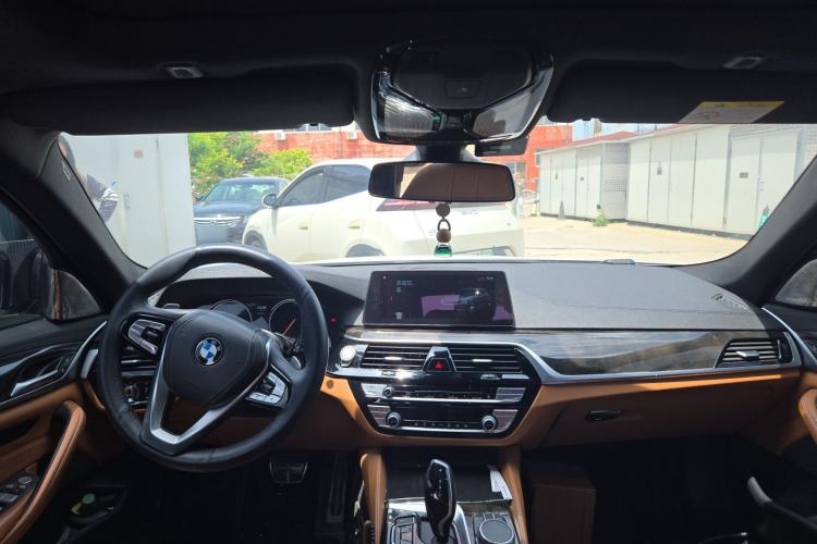 Used BMW 5 Series 2018 Restyled 530Li Leading Edition M Sport Package Center Console