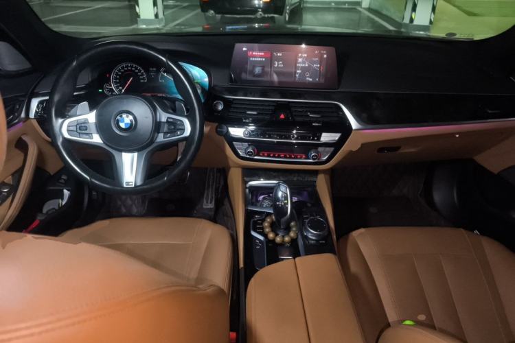 Used BMW 5 Series 2018 Restyled 530Li Luxury Edition M Sport Package Center Console