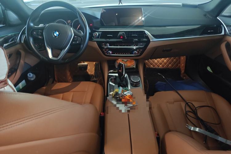 Used BMW 5 Series 2018 530Li Leading Model M Sport Package Center Console