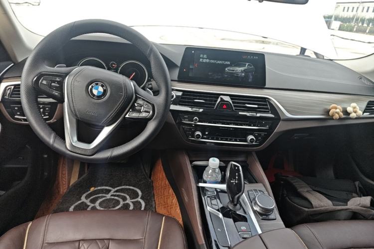 Used BMW 5 Series 2018 530Li Leading Edition Luxury Package Center Console
