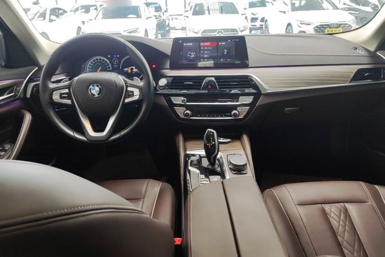 Used BMW 5 Series 2018 Revised Version 530Li Leading Edition Luxury Package Center Console