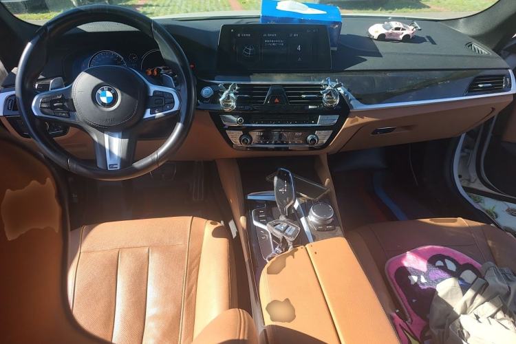 Used BMW 5 Series 2018 530Li Luxury Edition M Sport Package Center Console