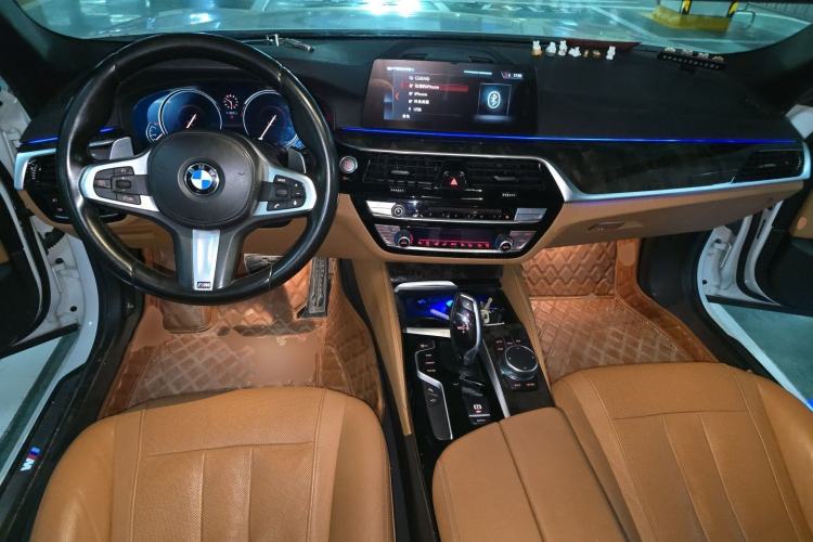 Used BMW 5 Series 2018 530Li Luxury Edition M Sport Package Center Console