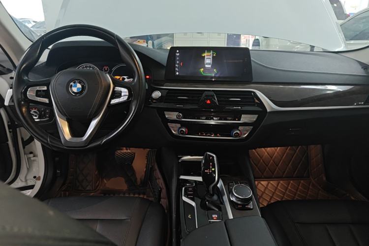 Used BMW 5 Series 2018 525Li Luxury Package Center Console
