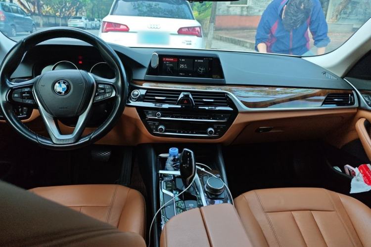 Used BMW 5 Series 2018 528Li Launch Special Edition Center Console