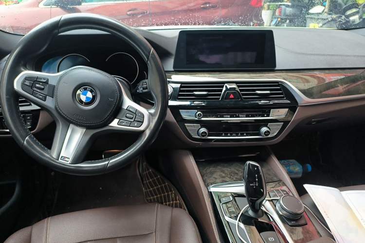 Used BMW 5 Series 2018 525Li Luxury Package Center Console