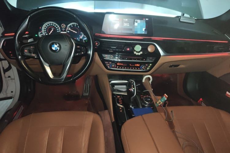 Used BMW 5 Series 2018 530Li Leading Model M Sport Package Center Console