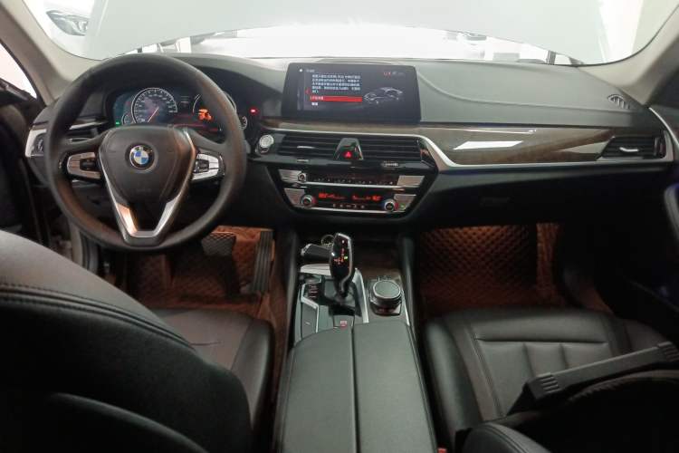 Used BMW 5 Series 2018 525Li Luxury Package Center Console
