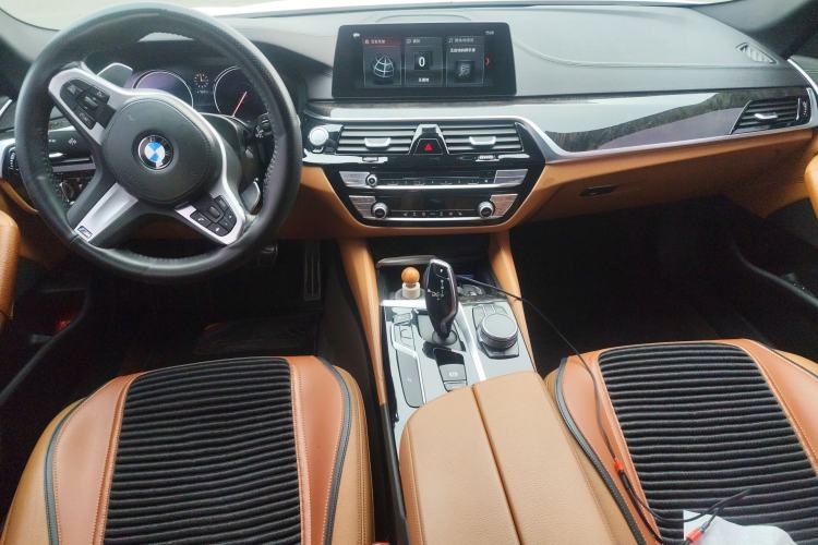 Used BMW 5 Series 2018 Restyled 530Li Leading Edition M Sport Package Center Console