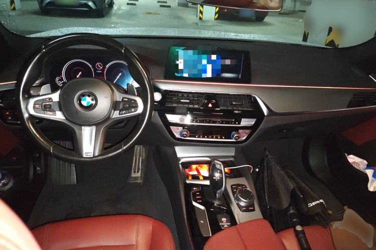 Used BMW 5 Series 2018 Restyled 530Li Leading Edition M Sport Package Center Console