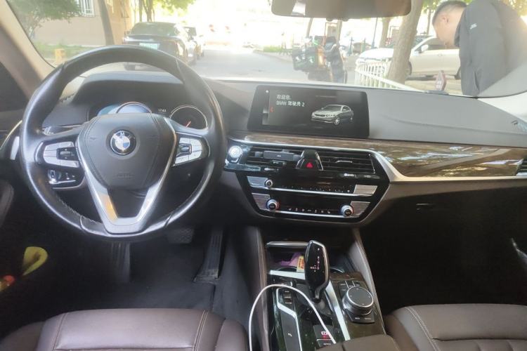 Used BMW 5 Series 2018 525Li Luxury Package Center Console