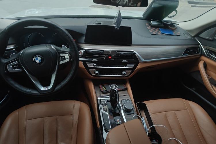 Used BMW 5 Series 2018 Revised Version 530Li Leading Edition Luxury Package Center Console