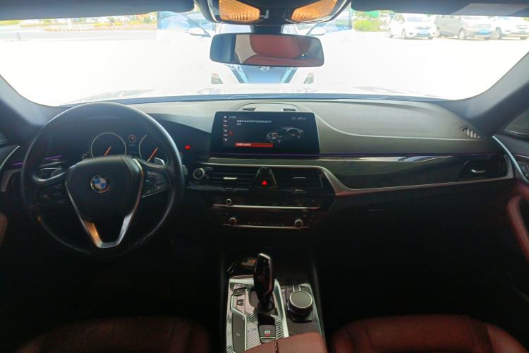 Used BMW 5 Series 2018 530Li Leading Model M Sport Package Center Console