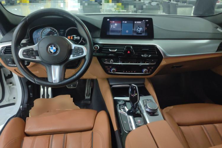 Used BMW 5 Series 2018 525i M Sport Package Center Console