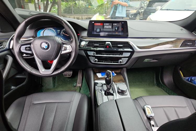 Used BMW 5 Series 2018 525Li M Sport Package Center Console