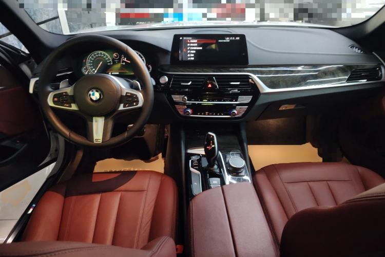 Used BMW 5 Series 2018 Restyled 530Li Leading Edition M Sport Package Center Console
