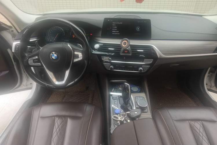 Used BMW 5 Series 2018 530Li Leading Edition Luxury Package Center Console