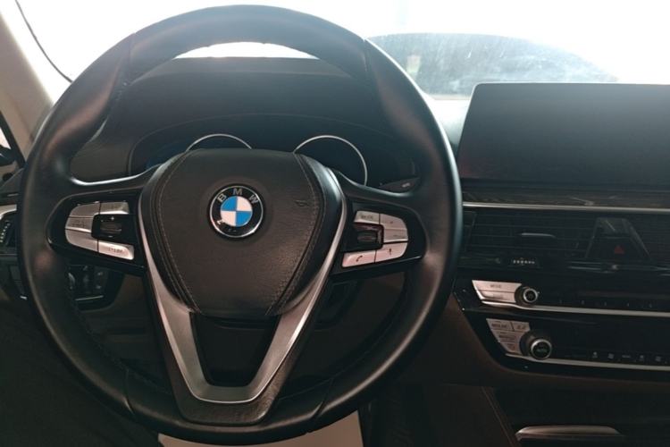 Used BMW 5 Series 2018 525Li Luxury Package Center Console