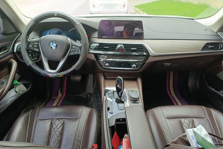 Used BMW 5 Series 2018 530Li Luxury Edition Premium Package Center Console