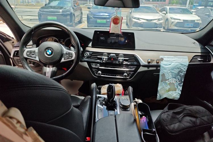 Used BMW 5 Series 2018 530i M Sport Package Center Console