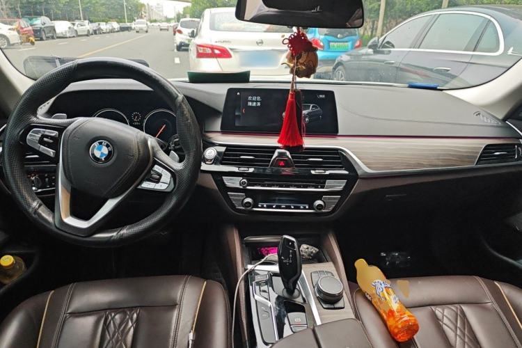 Used BMW 5 Series 2018 Facelifted 530Li Luxury Edition Premium Package Center Console
