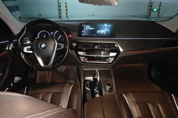 Used BMW 5 Series 2018 Revised Version 530Li Leading Edition Luxury Package Center Console