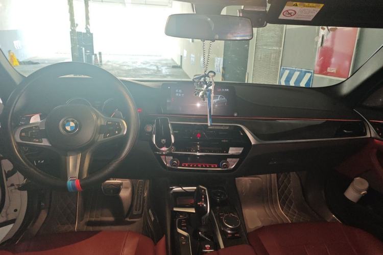 Used BMW 5 Series 2018 Restyled 530Li Luxury Edition M Sport Package Center Console