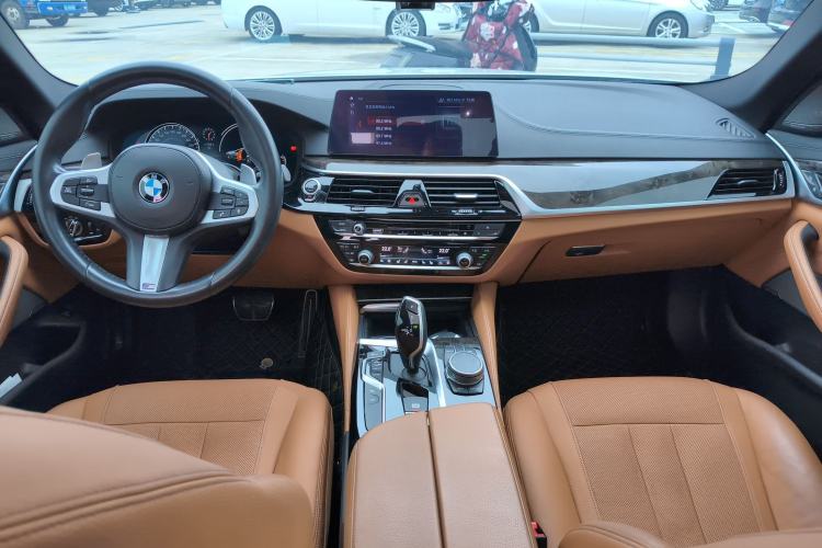 Used BMW 5 Series 2018 530Li Luxury Edition M Sport Package Center Console