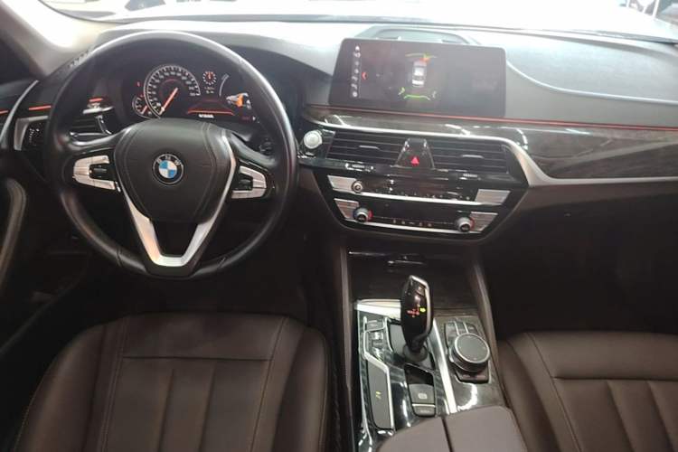 Used BMW 5 Series 2018 525Li Luxury Package Center Console