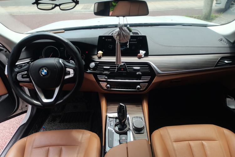 Used BMW 5 Series 2018 Revised Version 530Li Leading Edition Luxury Package Center Console