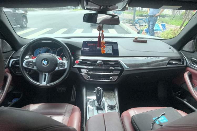Used BMW 5 Series 2018 Restyled 530Li Leading Edition M Sport Package Center Console