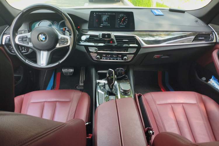 Used BMW 5 Series 2018 Facelifted 530Li xDrive M Sport Package Center Console