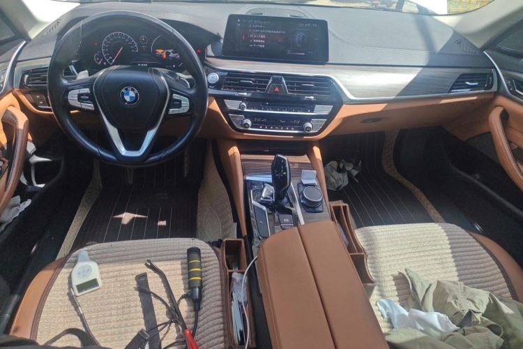 Used BMW 5 Series 2018 Facelifted 530Li xDrive Luxury Package Center Console