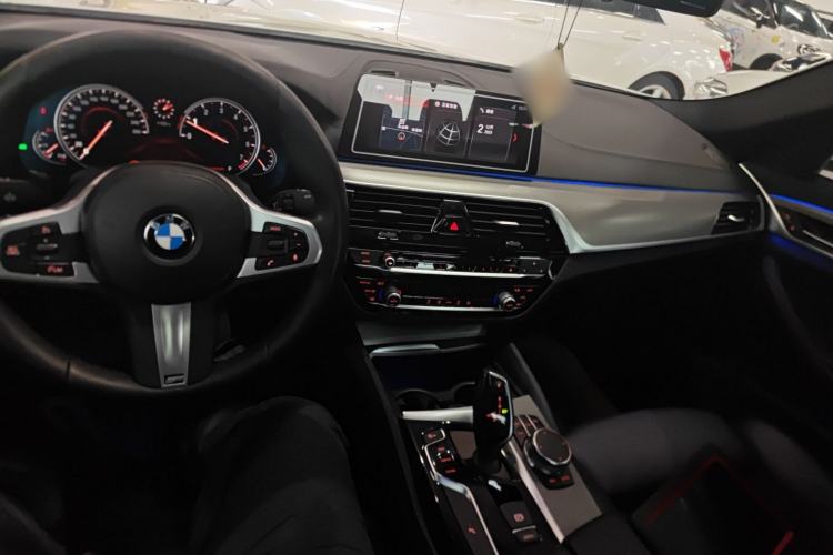 Used BMW 5 Series 2018 525i M Sport Package Center Console