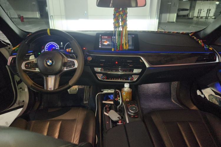 Used BMW 5 Series 2018 Restyled 530Li Leading Edition M Sport Package Center Console