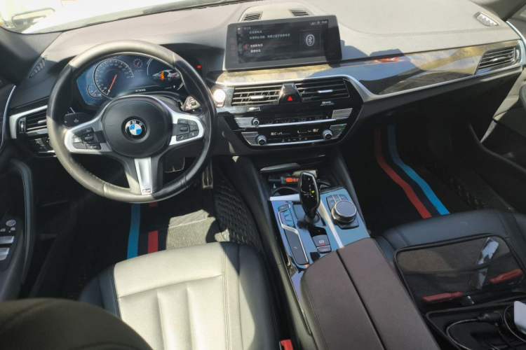 Used BMW 5 Series 2018 525Li M Sport Package Center Console