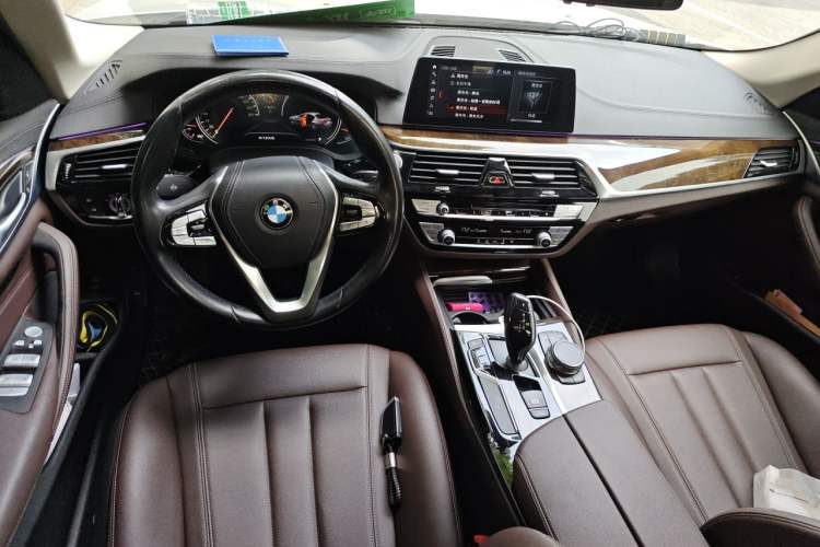 Used BMW 5 Series 2018 525Li Luxury Package Center Console