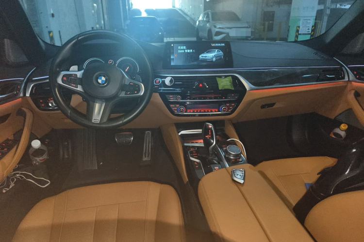 Used BMW 5 Series 2018 Restyled 530Li Luxury Edition M Sport Package Center Console