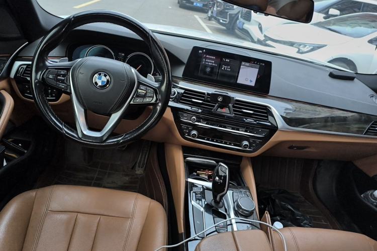 Used BMW 5 Series 2018 Restyled 530Li Leading Edition M Sport Package Center Console