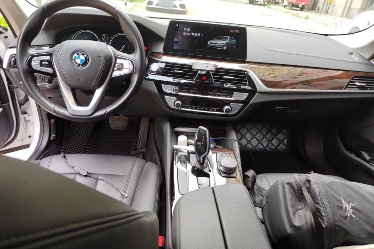 Used BMW 5 Series 2018 525Li Luxury Package Center Console
