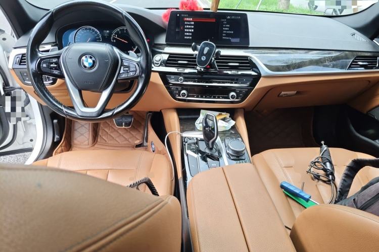 Used BMW 5 Series 2018 530Li Leading Model M Sport Package Center Console