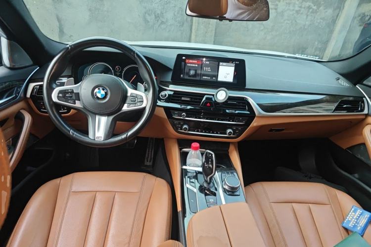 Used BMW 5 Series 2018 530Li Leading Model M Sport Package Center Console