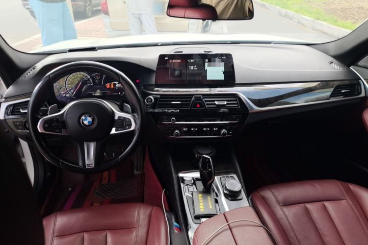Used BMW 5 Series 2018 Facelifted 530Li xDrive M Sport Package Center Console