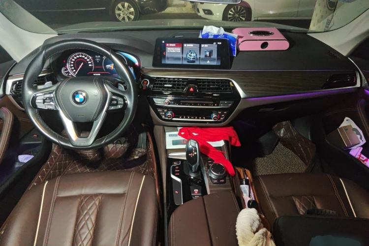 Used BMW 5 Series 2018 530Li Leading Edition Luxury Package Center Console