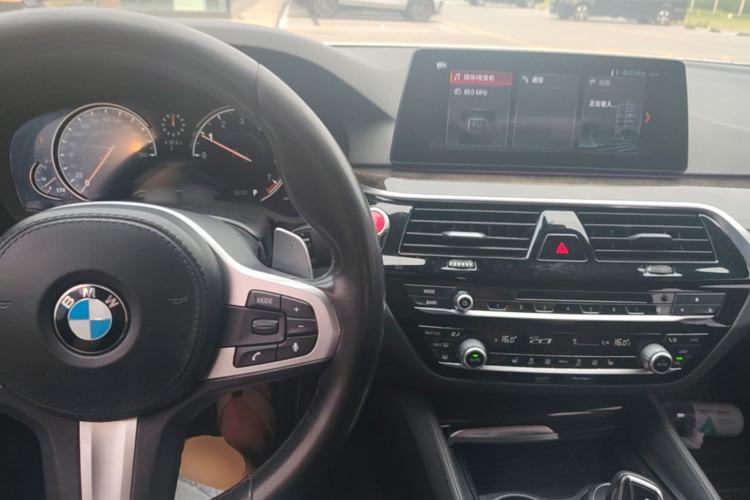 Used BMW 5 Series 2018 Revised Version 530Li Leading Edition Luxury Package Center Console