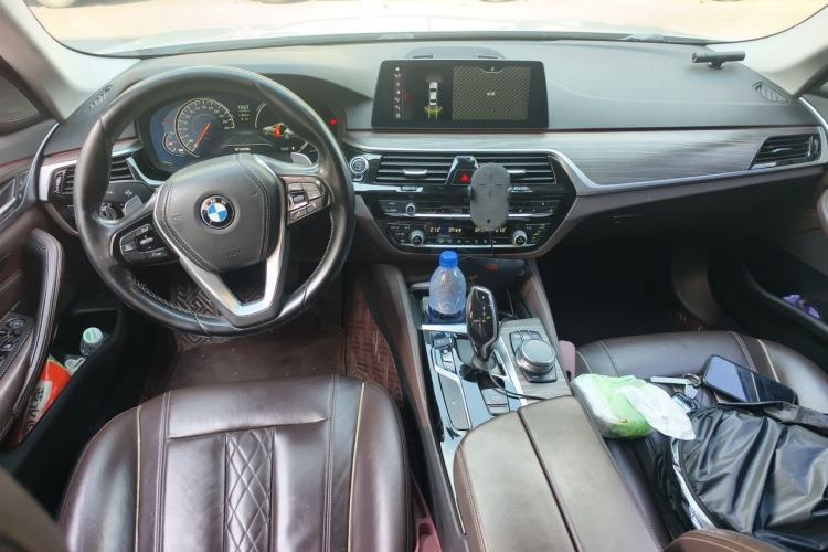 Used BMW 5 Series 2018 530Li xDrive Luxury Package Center Console