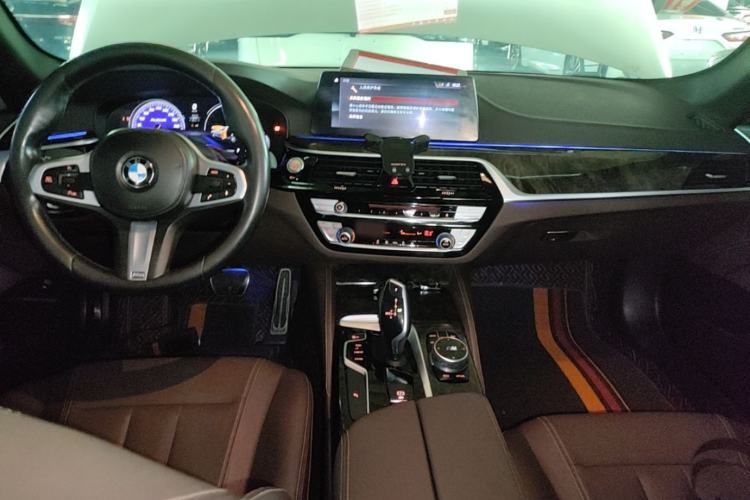 Used BMW 5 Series 2018 525Li M Sport Package Center Console